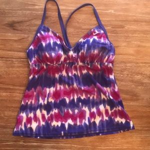 5 for $20🦋Size 8 Nike bathing suit top